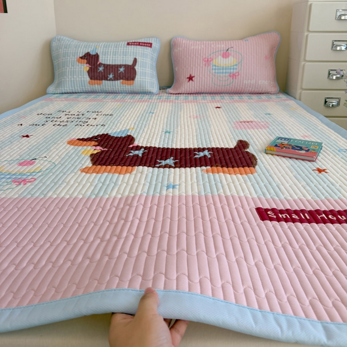 91家纺网 家纺一手货源 找家纺 贝扬思家纺 2026新款数码大版凉感丝夏被凉席系列 奶油小狗