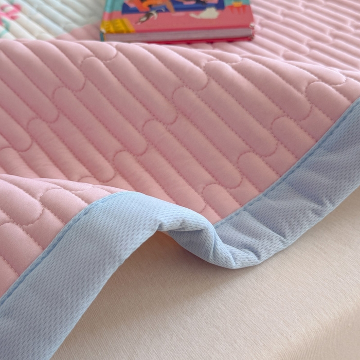 91家纺网 家纺一手货源 找家纺 贝扬思家纺 2026新款数码大版凉感丝夏被凉席系列 奶油小狗