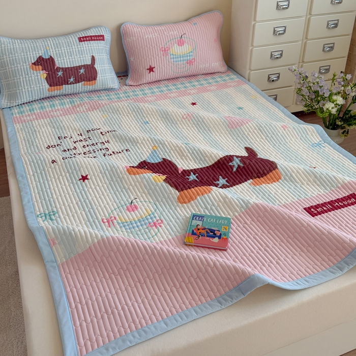 91家纺网 家纺一手货源 找家纺 贝扬思家纺 2026新款数码大版凉感丝夏被凉席系列 奶油小狗