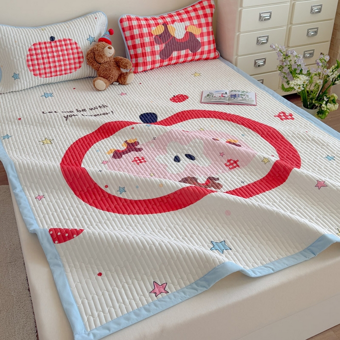 91家纺网 家纺一手货源 找家纺 贝扬思家纺 2026新款数码大版凉感丝夏被凉席系列 苹果小马