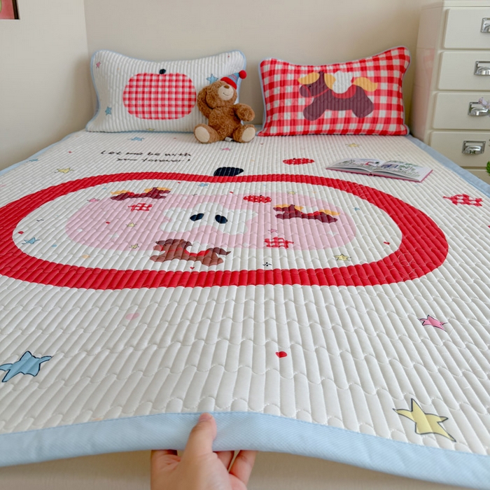 91家纺网 家纺一手货源 找家纺 贝扬思家纺 2026新款数码大版凉感丝夏被凉席系列 苹果小马