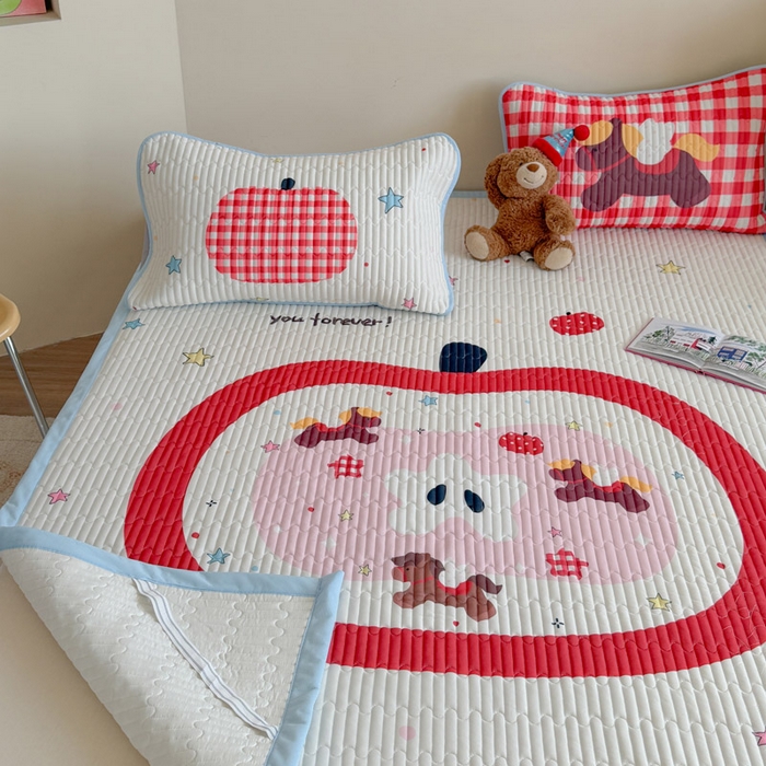 91家纺网 家纺一手货源 找家纺 贝扬思家纺 2026新款数码大版凉感丝夏被凉席系列 苹果小马