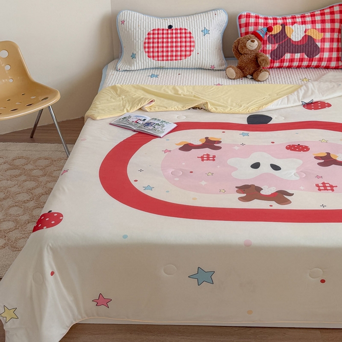 91家纺网 家纺一手货源 找家纺 贝扬思家纺 2026新款数码大版凉感丝夏被凉席系列 苹果小马