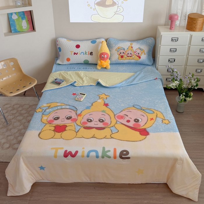 91家纺网 家纺一手货源 找家纺 贝扬思家纺 2026新款数码大版凉感丝夏被凉席系列 三小只