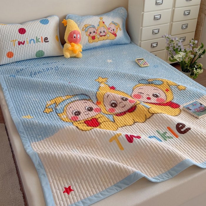 91家纺网 家纺一手货源 找家纺 贝扬思家纺 2026新款数码大版凉感丝夏被凉席系列 三小只