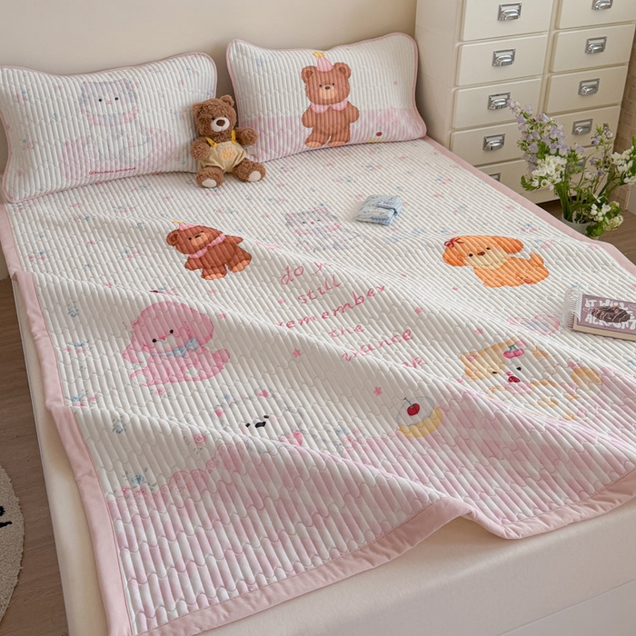 91家纺网 家纺一手货源 找家纺 贝扬思家纺 2026新款数码大版凉感丝夏被凉席系列 小熊生日