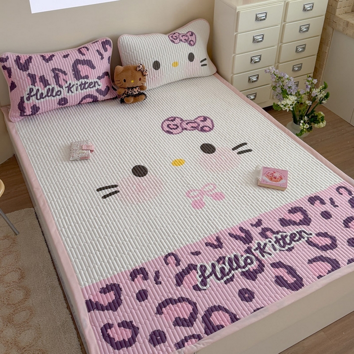 91家纺网 家纺一手货源 找家纺 贝扬思家纺 2026新款数码大版凉感丝夏被凉席系列 紫色豹纹猫