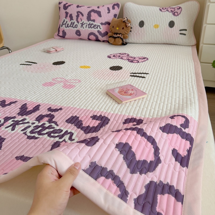 91家纺网 家纺一手货源 找家纺 贝扬思家纺 2026新款数码大版凉感丝夏被凉席系列 紫色豹纹猫