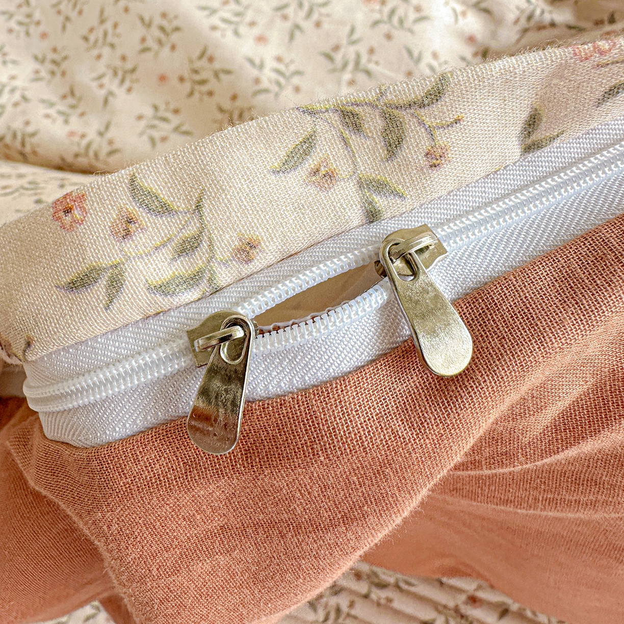 91家纺网 家纺一手货源 找家纺 文黛家居 2026新款全棉双层纱床盖四件套 叶柳