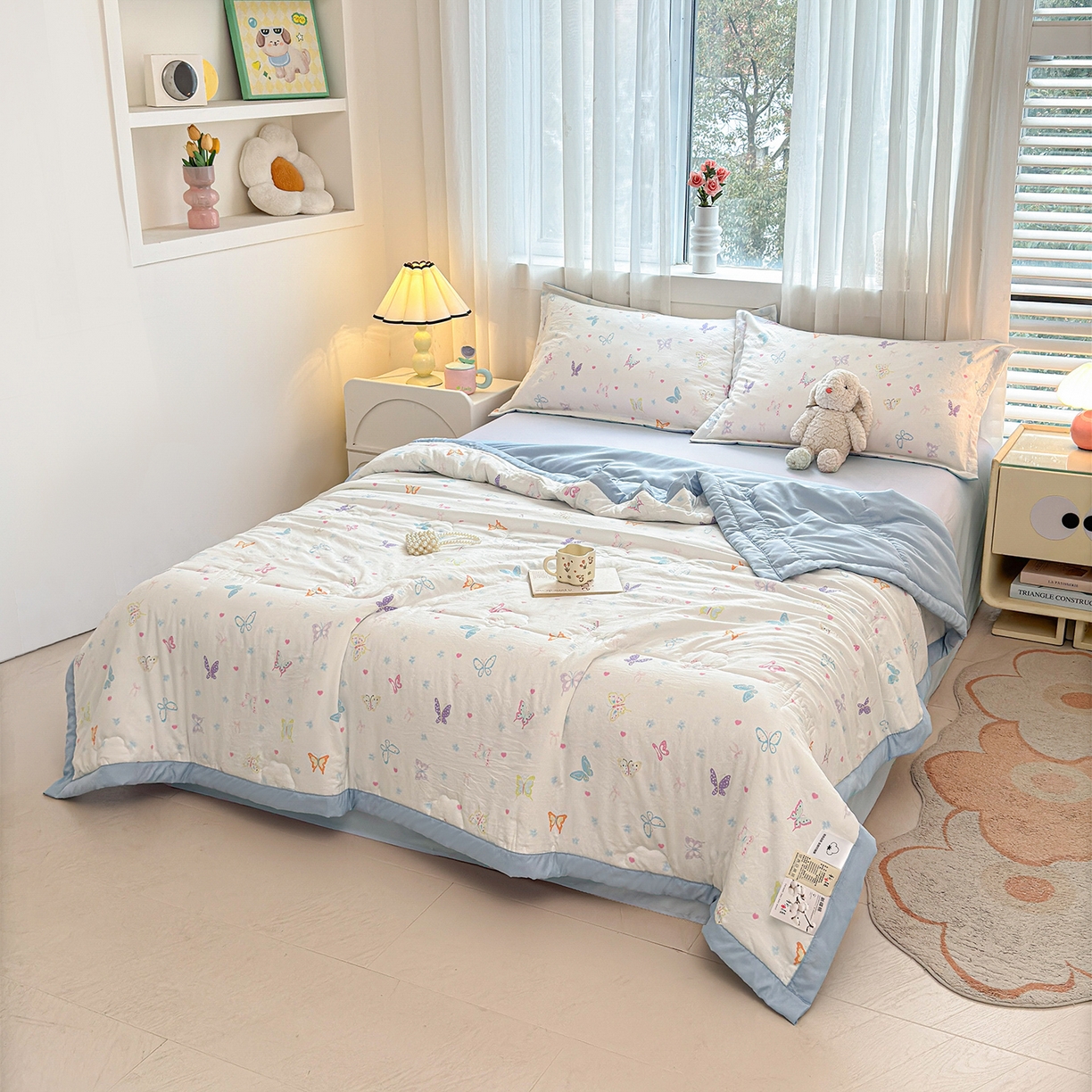 91家纺网 家纺一手货源 找家纺 2026新款A类印花手包边凌香新疆棉花夏被 凌香蝶舞