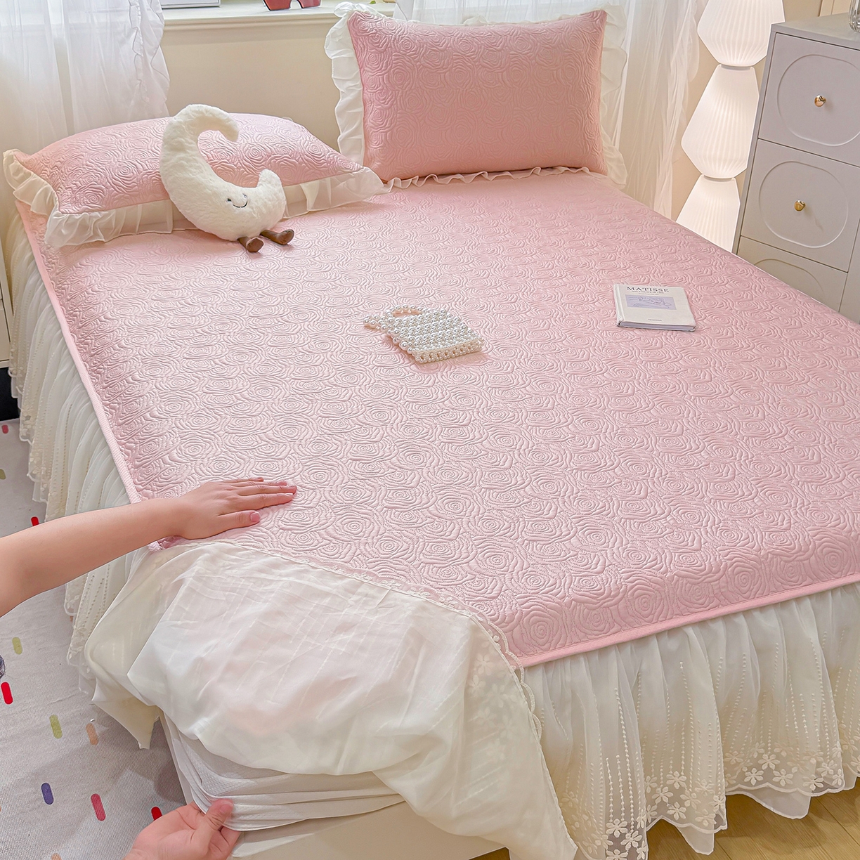 91家纺网 家纺一手货源 找家纺 （总）眠势力 2026新款PE提花冰凉豆豆床裙款床笠凉席子冰丝凉感中分子床裙乙纶床裙床笠二合一