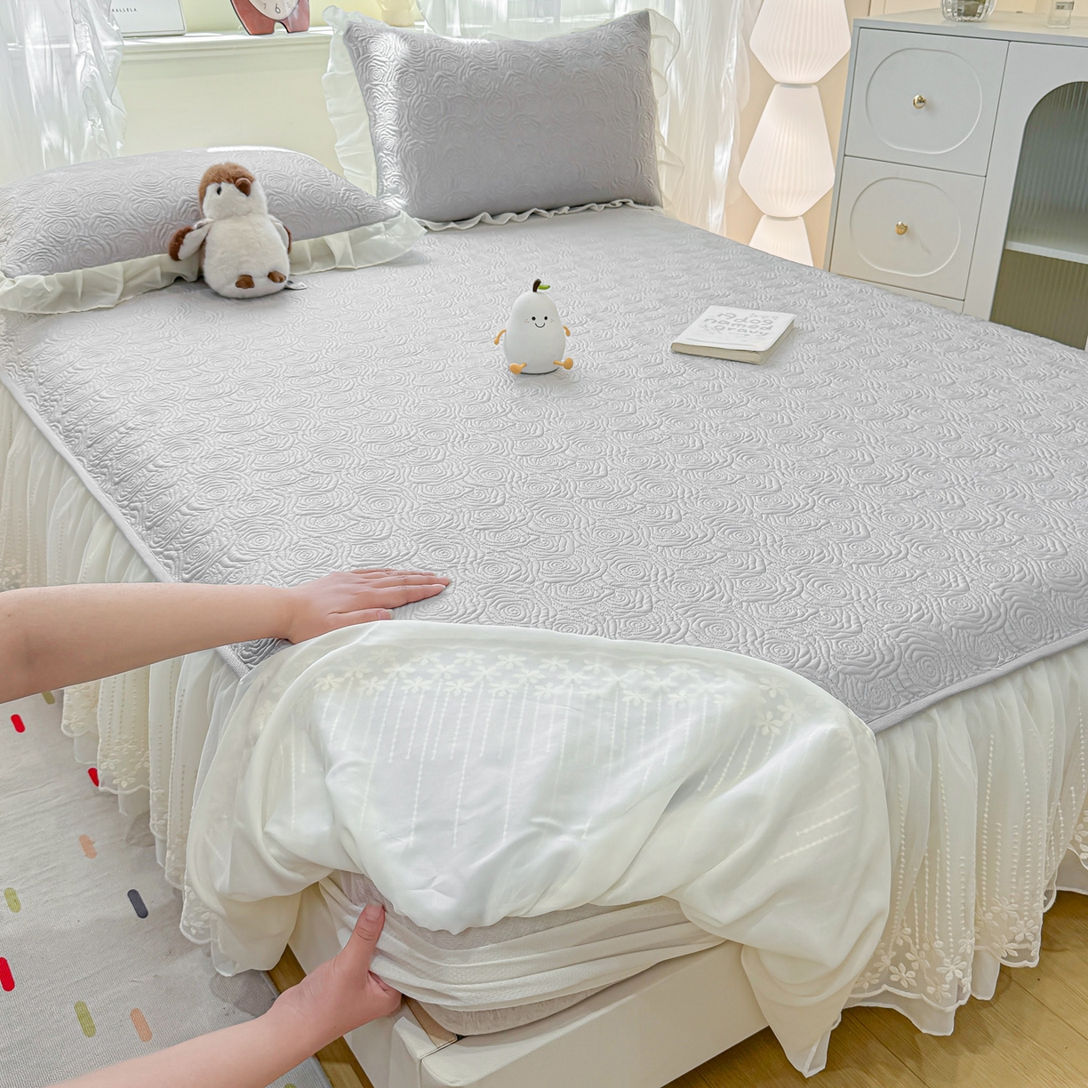 91家纺网 家纺一手货源 找家纺 （总）眠势力 2026新款PE提花冰凉豆豆床裙款床笠凉席子冰丝凉感中分子床裙乙纶床裙床笠二合一