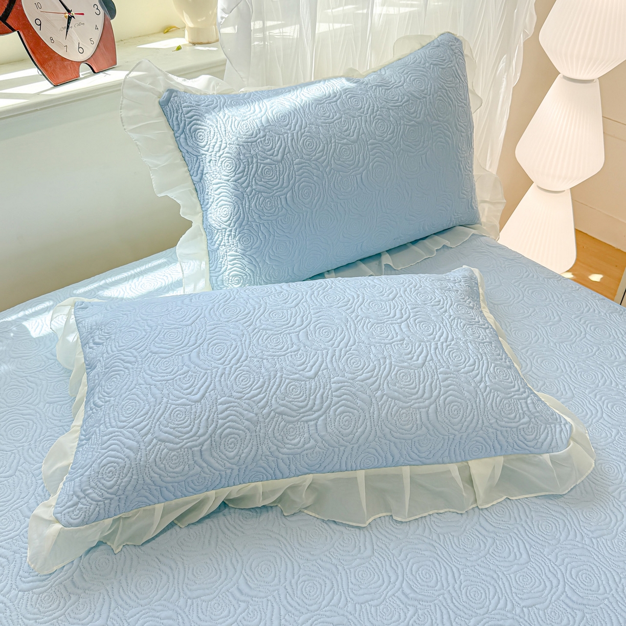 91家纺网 家纺一手货源 找家纺 眠势力 2026新款PE提花冰凉豆豆床裙款床笠凉席子冰丝凉感中分子床裙乙纶床裙床笠二合一 晚风-冰蓝