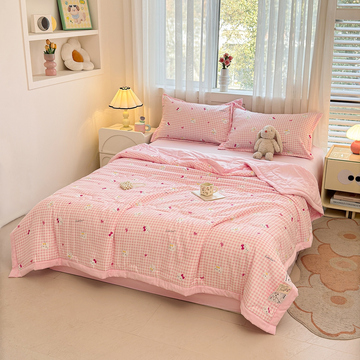 91家纺网 家纺一手货源 找家纺  2026新款A类印花手包边凌香新疆棉花夏被 凌香格林童话