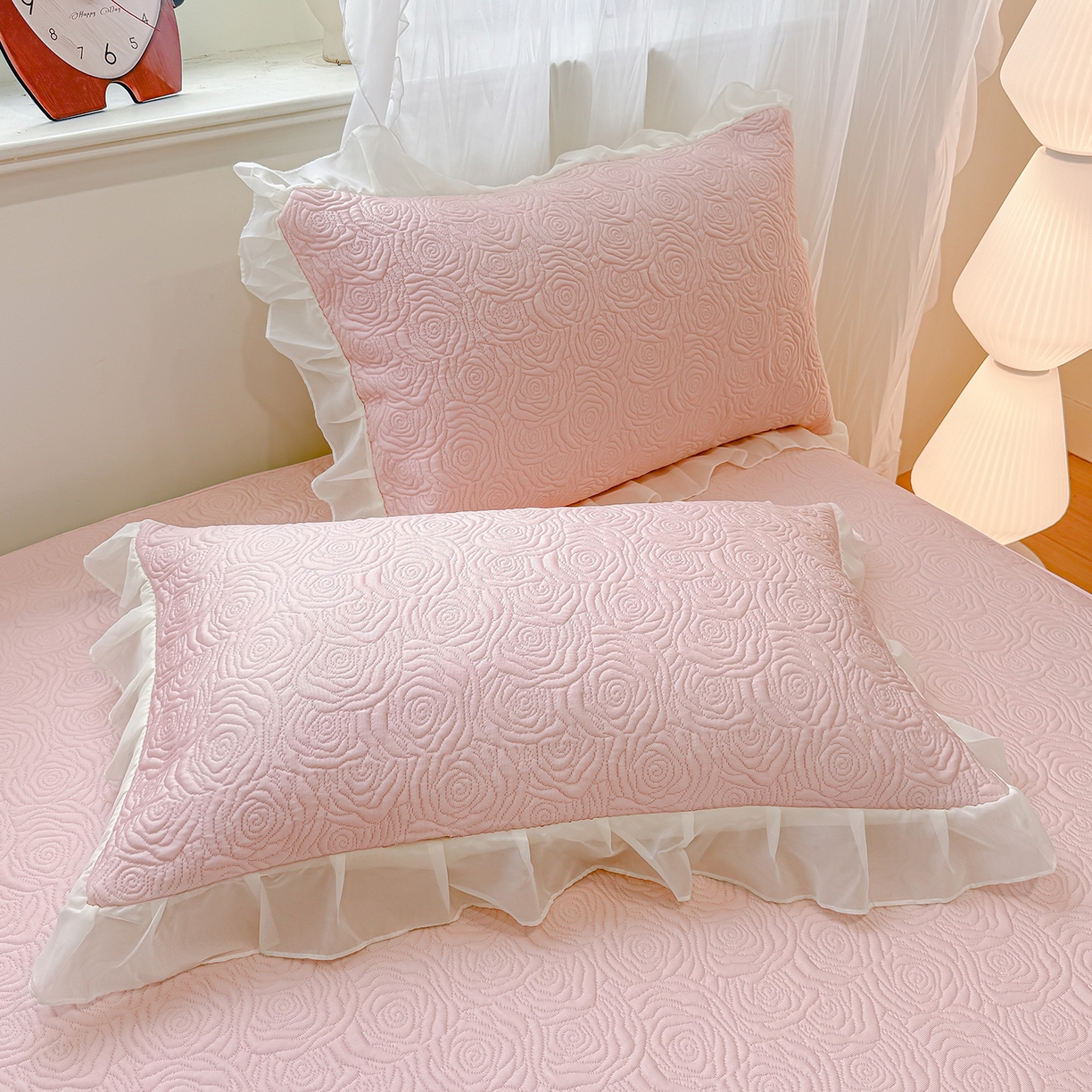 91家纺网 家纺一手货源 找家纺 眠势力 2026新款PE提花冰凉豆豆床裙款床笠凉席子冰丝凉感中分子床裙乙纶床裙床笠二合一 晚风-凝粉