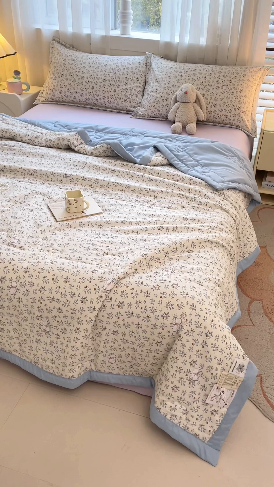 91家纺网 家纺一手货源 找家纺 2026新款A类印花手包边凌香新疆棉花夏被 凌香花园兔