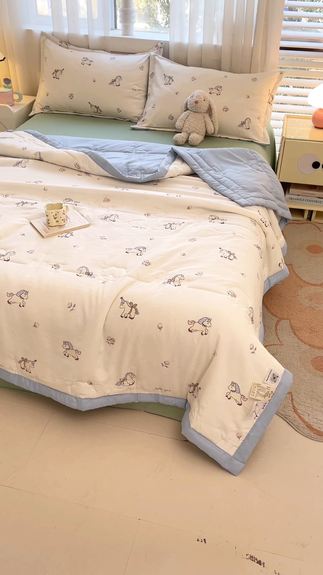 91家纺网 家纺一手货源 找家纺  2026新款A类印花手包边凌香新疆棉花夏被 凌香马上发财