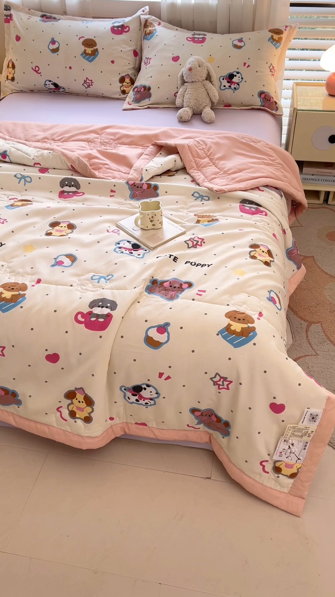 91家纺网 家纺一手货源 找家纺  2026新款A类印花手包边凌香新疆棉花夏被 凌香奇遇