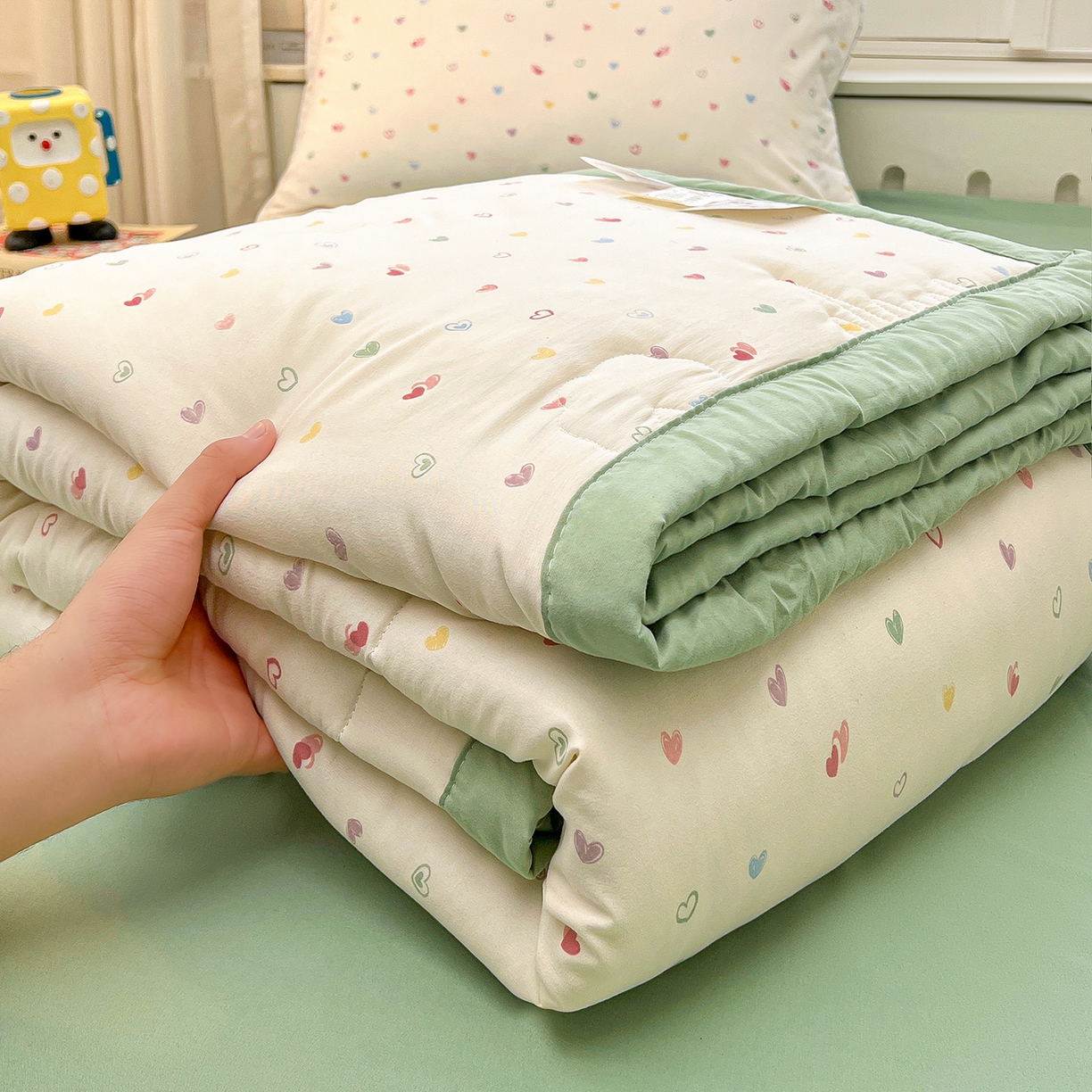 91家纺网 家纺一手货源 找家纺  2026新款A类印花手包边凌香新疆棉花夏被 凌香心心相印