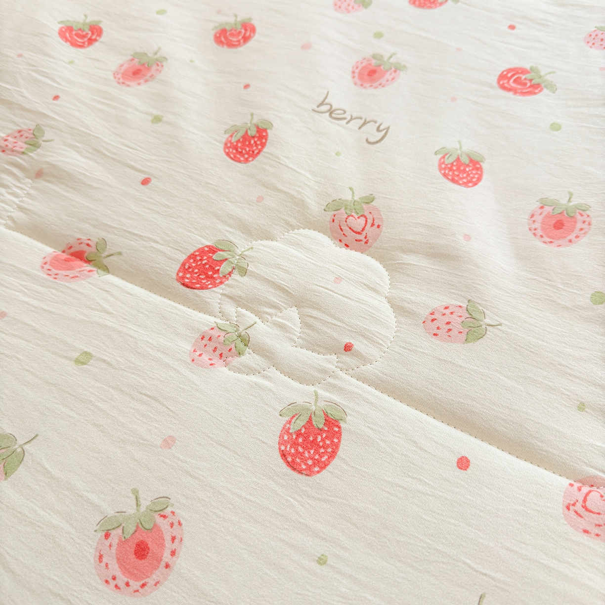 91家纺网 家纺一手货源 找家纺 2026新款A类直播爆款凌香棉花夏被空调被夏凉被 凌香草莓甜心