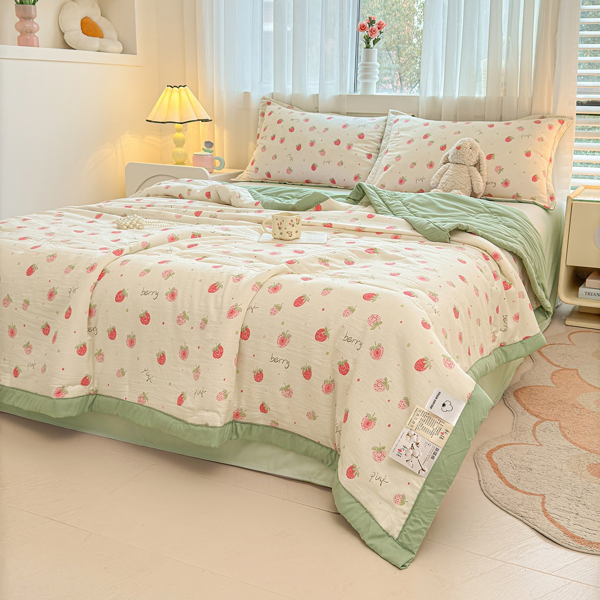 91家纺网 家纺一手货源 找家纺 2026新款A类直播爆款凌香棉花夏被空调被夏凉被 凌香草莓甜心