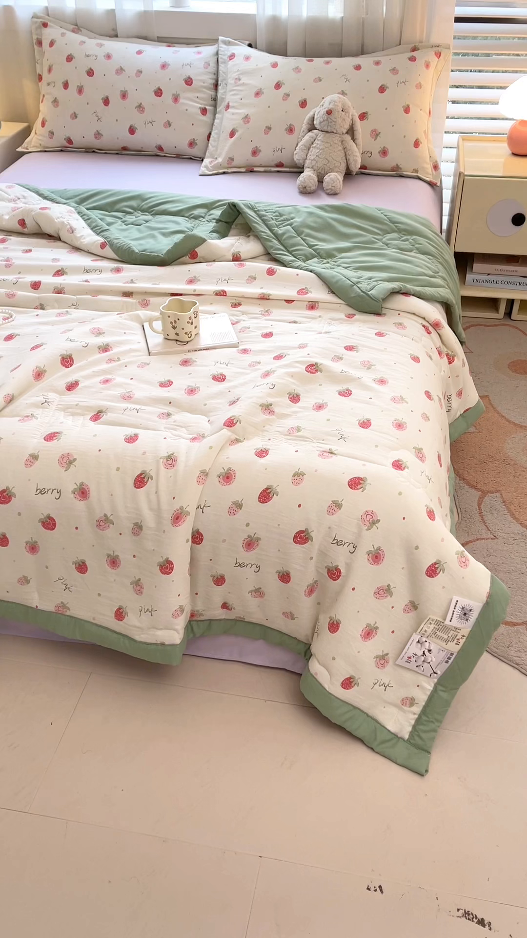 91家纺网 家纺一手货源 找家纺 2026新款A类直播爆款凌香棉花夏被空调被夏凉被 凌香草莓甜心