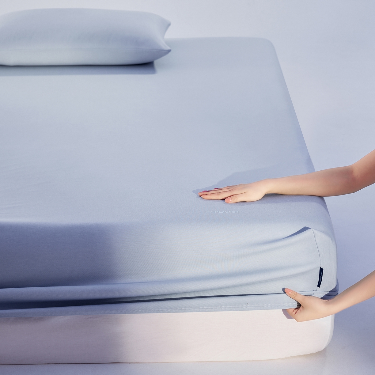 91家纺网 家纺一手货源 找家纺 （总）莱福仕 2026新款酣睡星球深蓝床笠单品床笠床笠单件1.0-场景一