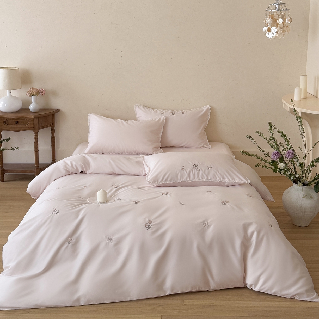 91家纺网 家纺一手货源 找家纺 （总）艾唯希家纺 2026新款全棉纯棉满绣小花边工艺四件套刺绣-郁金小花系列