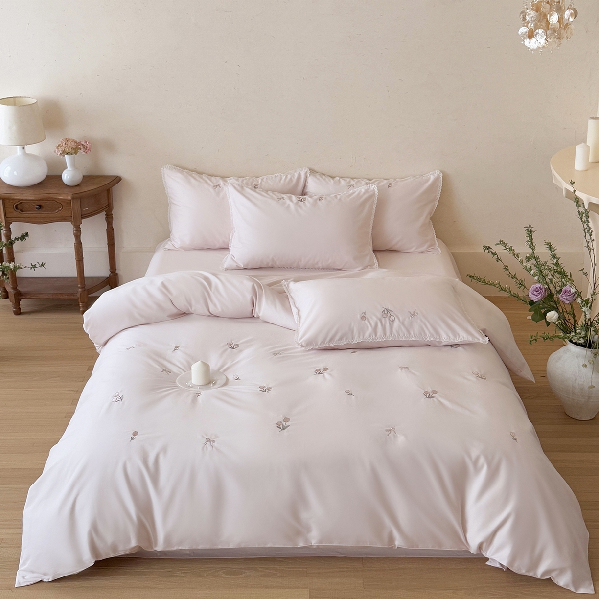 91家纺网 家纺一手货源 找家纺 （总）艾唯希家纺 2026新款全棉纯棉满绣小花边工艺四件套刺绣-郁金小花系列