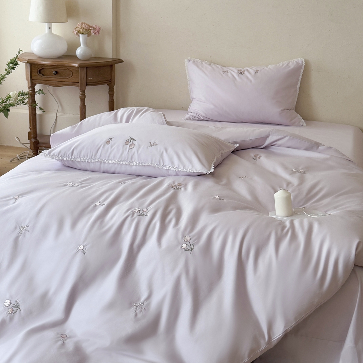 91家纺网 家纺一手货源 找家纺 艾唯希家纺 2026新款全棉纯棉满绣小花边工艺四件套刺绣-郁金小花系列 郁金小花-紫