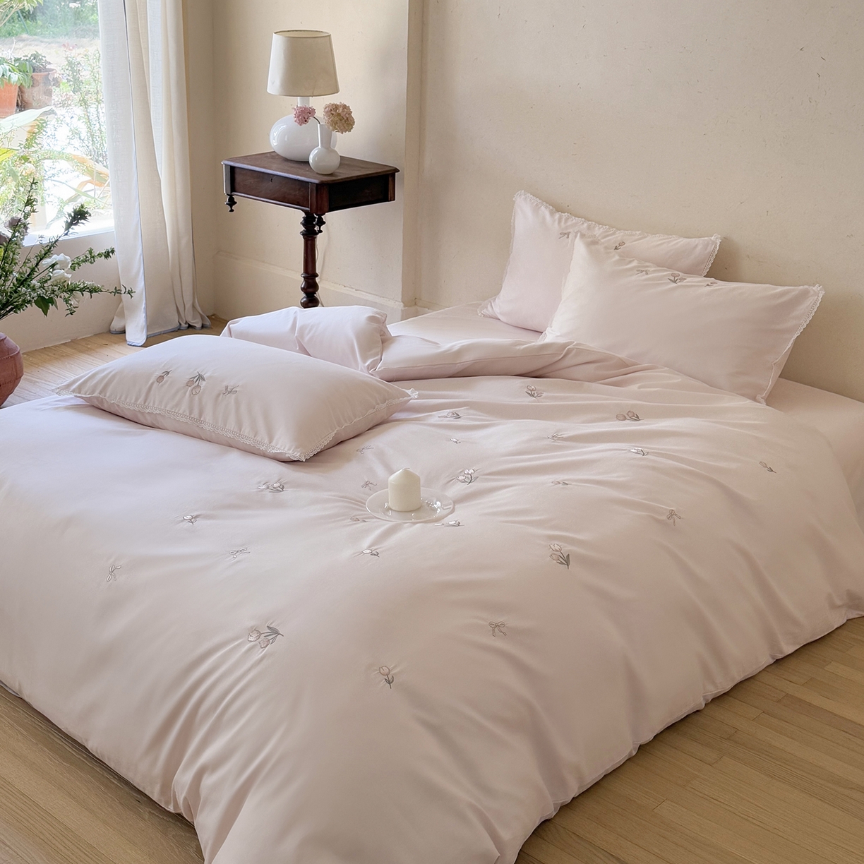 91家纺网 家纺一手货源 找家纺 （总）艾唯希家纺 2026新款全棉纯棉满绣小花边工艺四件套刺绣-郁金小花系列