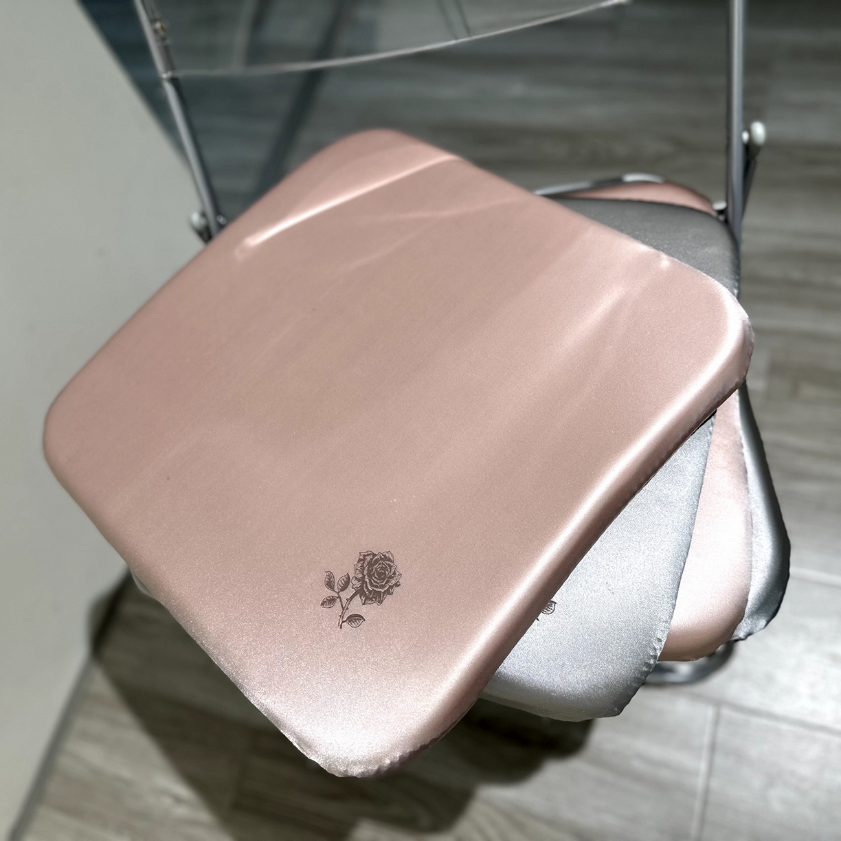 91家纺网 家纺一手货源 找家纺 座享家 2026新款玫瑰记忆棉方垫 雾粉