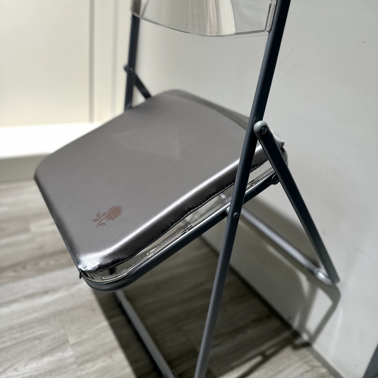 91家纺网 家纺一手货源 找家纺 座享家 2026新款玫瑰记忆棉方垫 银灰