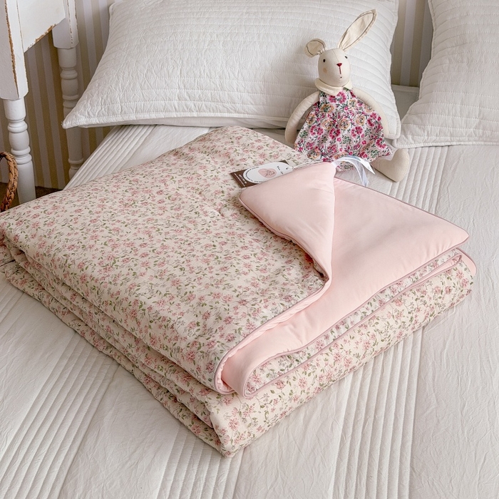 91家纺网 家纺一手货源 找家纺 暖生活 2026新款A类“冰纱”母婴级全棉纯棉双层纱夏被夏凉被空调被（礼盒包装） 桃枝枝