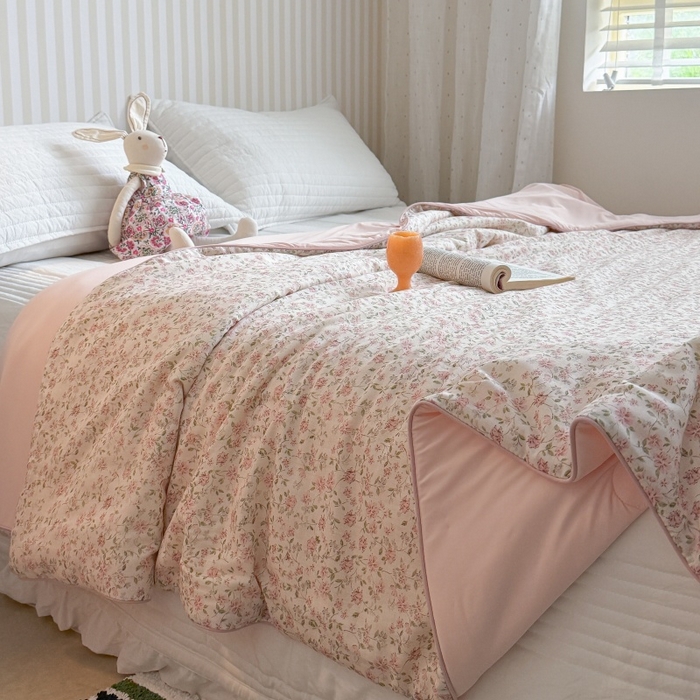 91家纺网 家纺一手货源 找家纺 暖生活 2026新款A类“冰纱”母婴级全棉纯棉双层纱夏被夏凉被空调被（礼盒包装） 桃枝枝