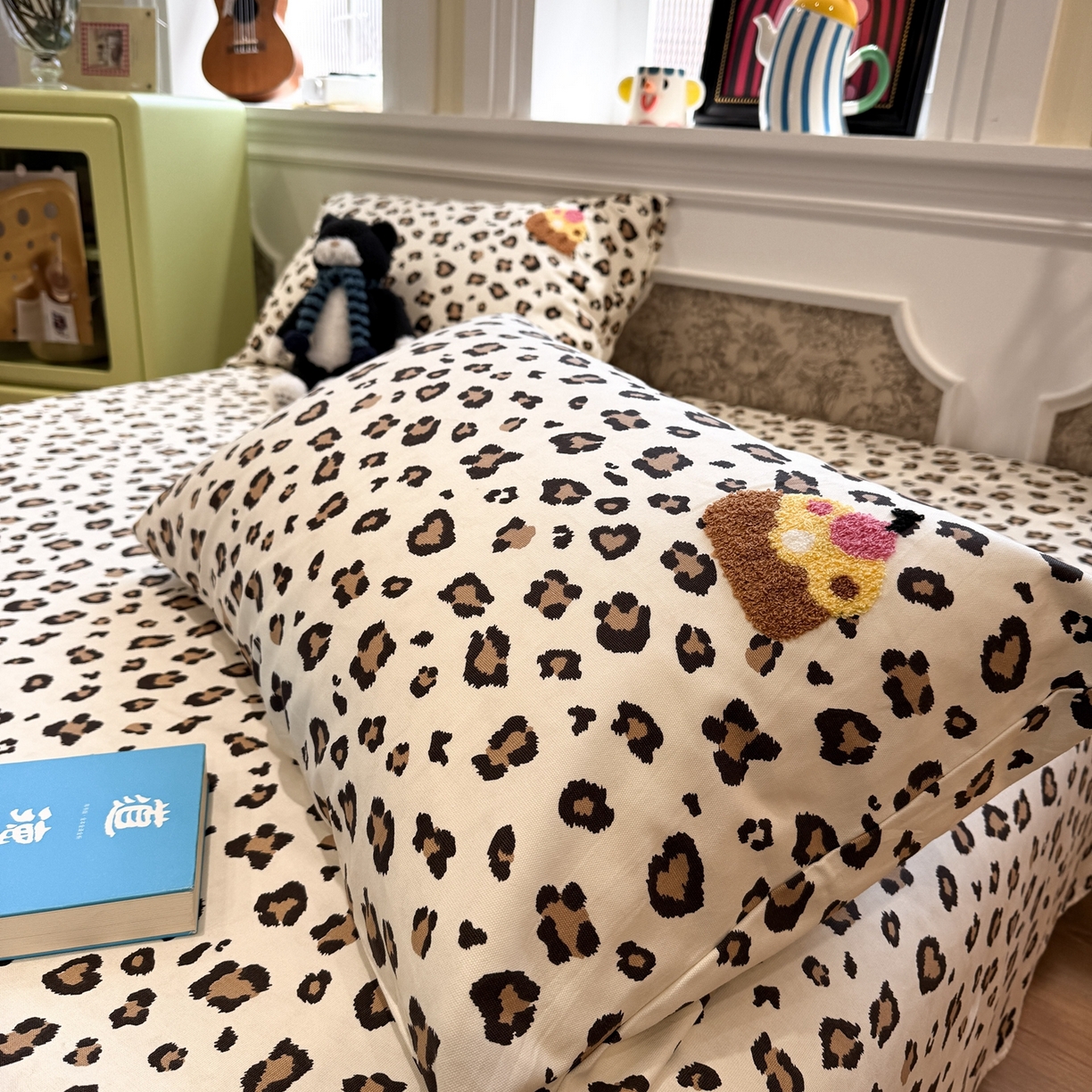 91家纺网 家纺一手货源 找家纺 觅糖家纺 2026新款大版卡通毛巾绣老粗布凉席席子系列 豹纹猫咪