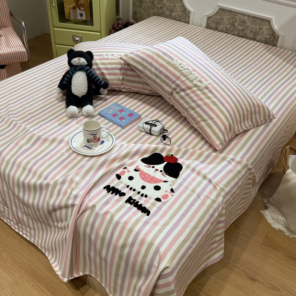 91家纺网 家纺一手货源 找家纺 觅糖家纺 2026新款大版卡通毛巾绣老粗布凉席席子系列 奶牛小猫