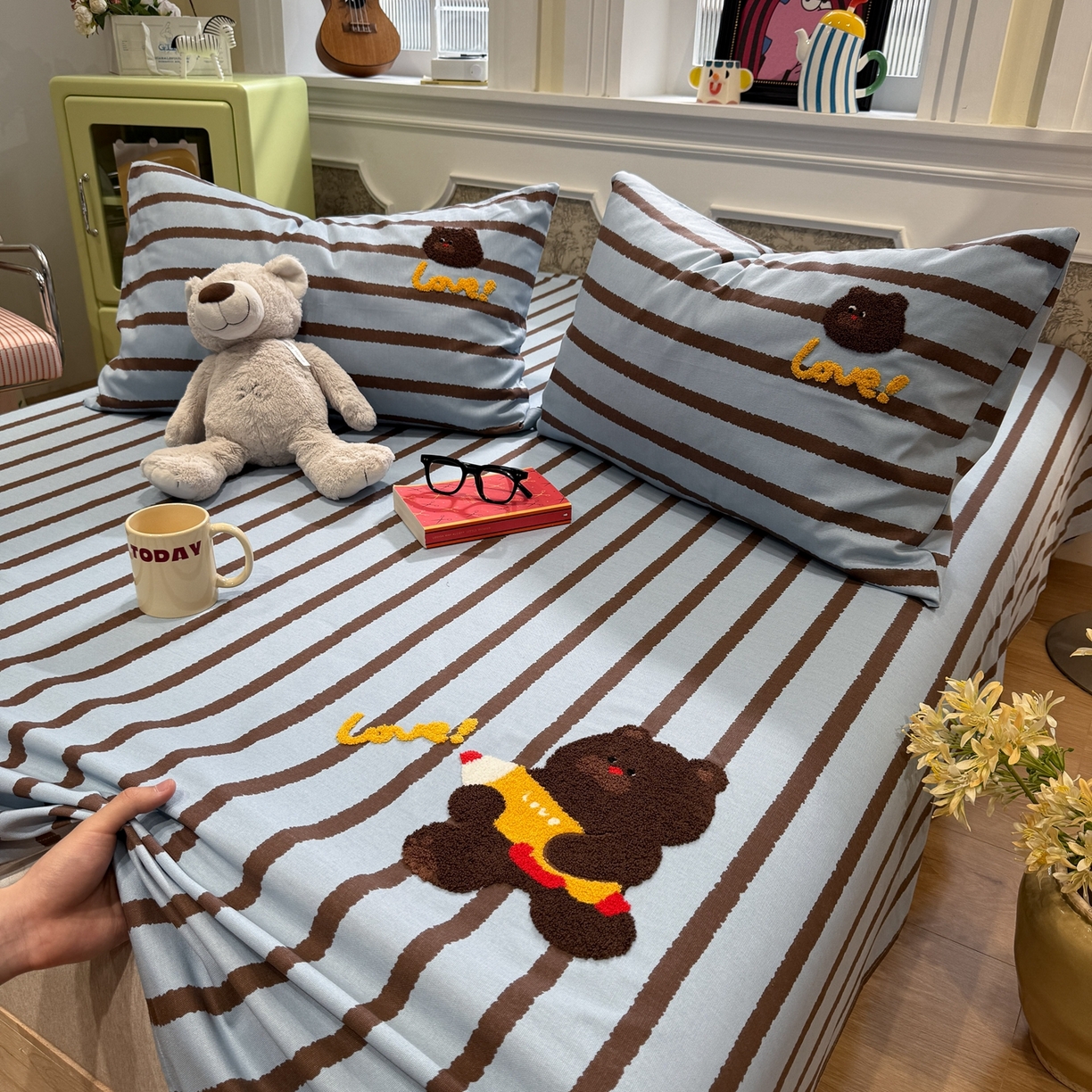 91家纺网 家纺一手货源 找家纺 觅糖家纺 2026新款大版卡通毛巾绣老粗布凉席席子系列 笔记小熊