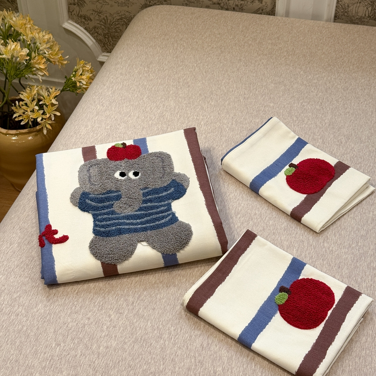 91家纺网 家纺一手货源 找家纺 觅糖家纺 2026新款大版卡通毛巾绣老粗布凉席席子系列 组合图