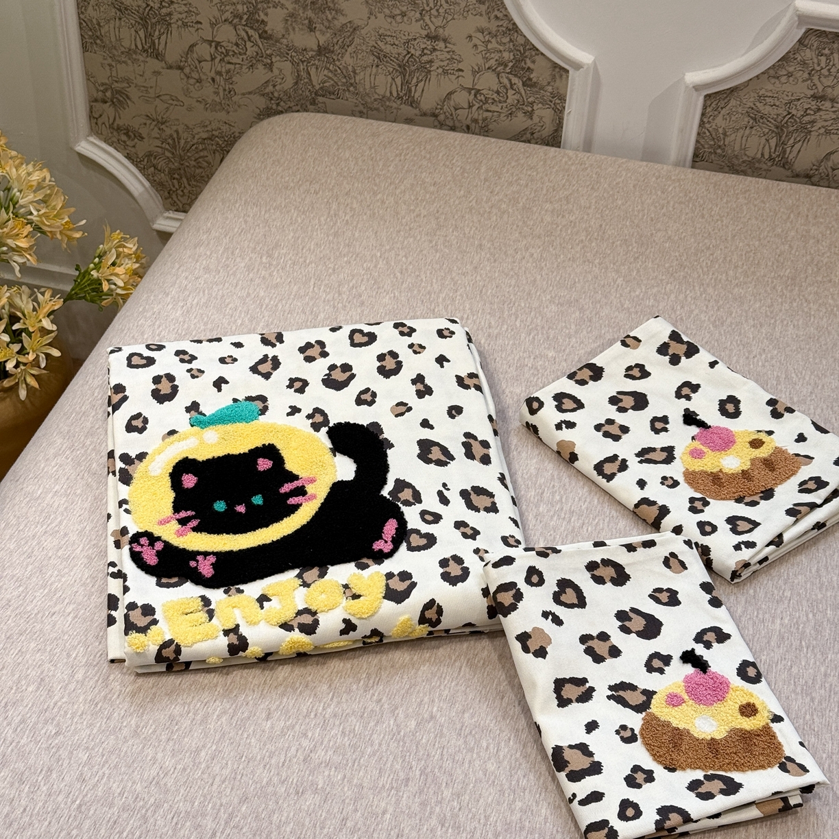 91家纺网 家纺一手货源 找家纺 觅糖家纺 2026新款大版卡通毛巾绣老粗布凉席席子系列 组合图