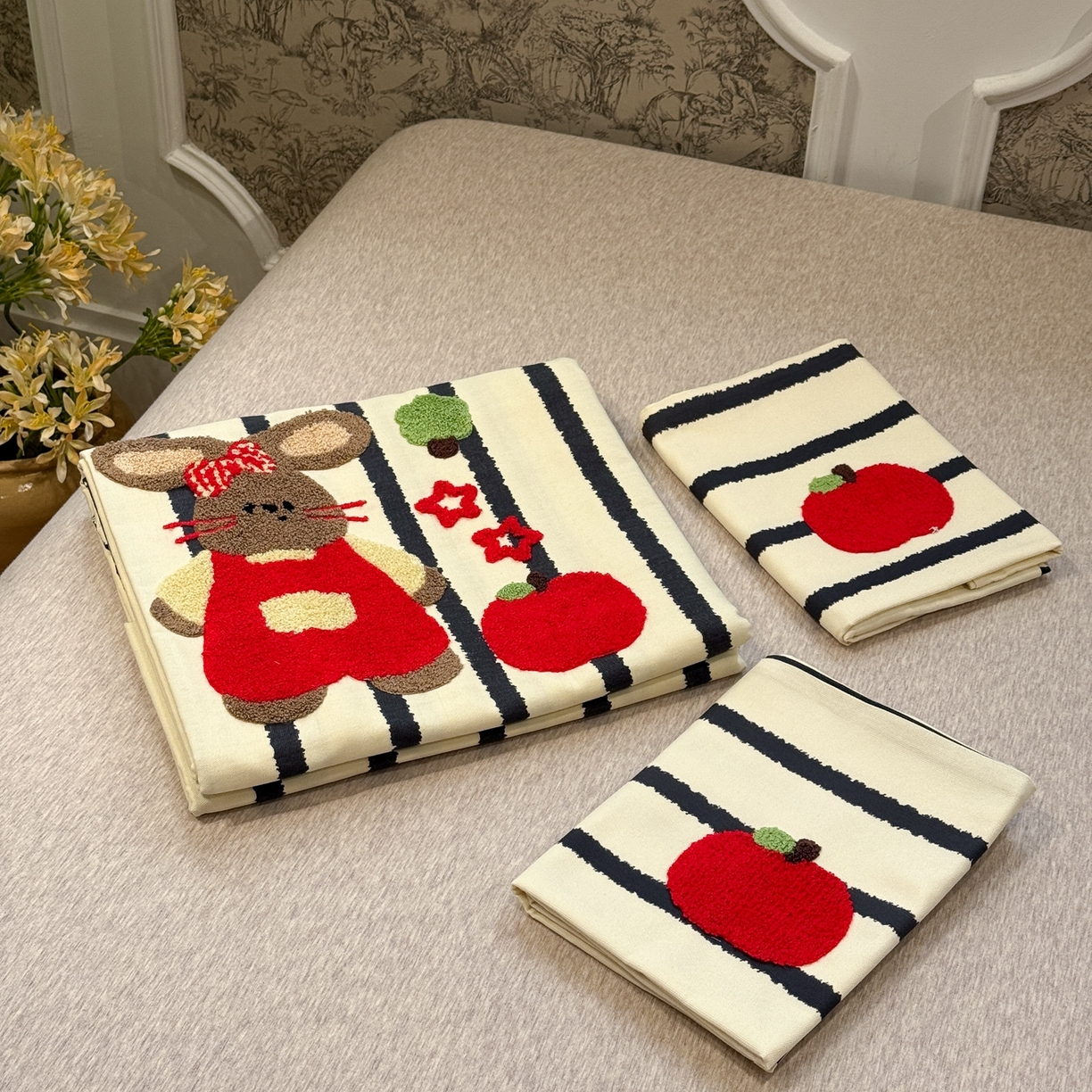 91家纺网 家纺一手货源 找家纺 觅糖家纺 2026新款大版卡通毛巾绣老粗布凉席席子系列 组合图