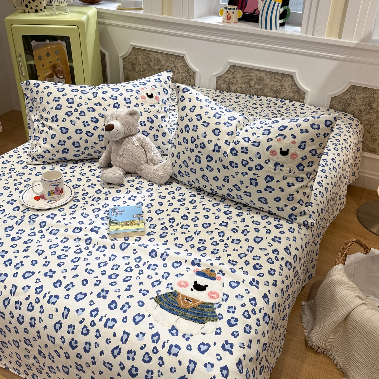 91家纺网 家纺一手货源 找家纺 觅糖家纺 2026新款大版卡通毛巾绣老粗布凉席席子系列 蓝豹西高地