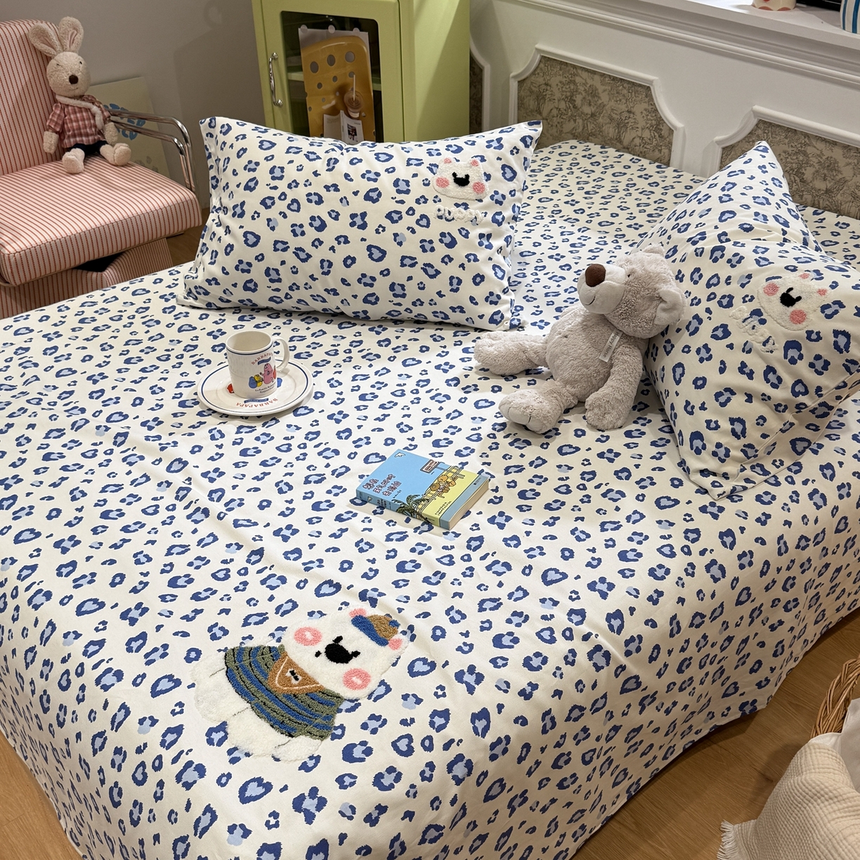 91家纺网 家纺一手货源 找家纺 觅糖家纺 2026新款大版卡通毛巾绣老粗布凉席席子系列 蓝豹西高地