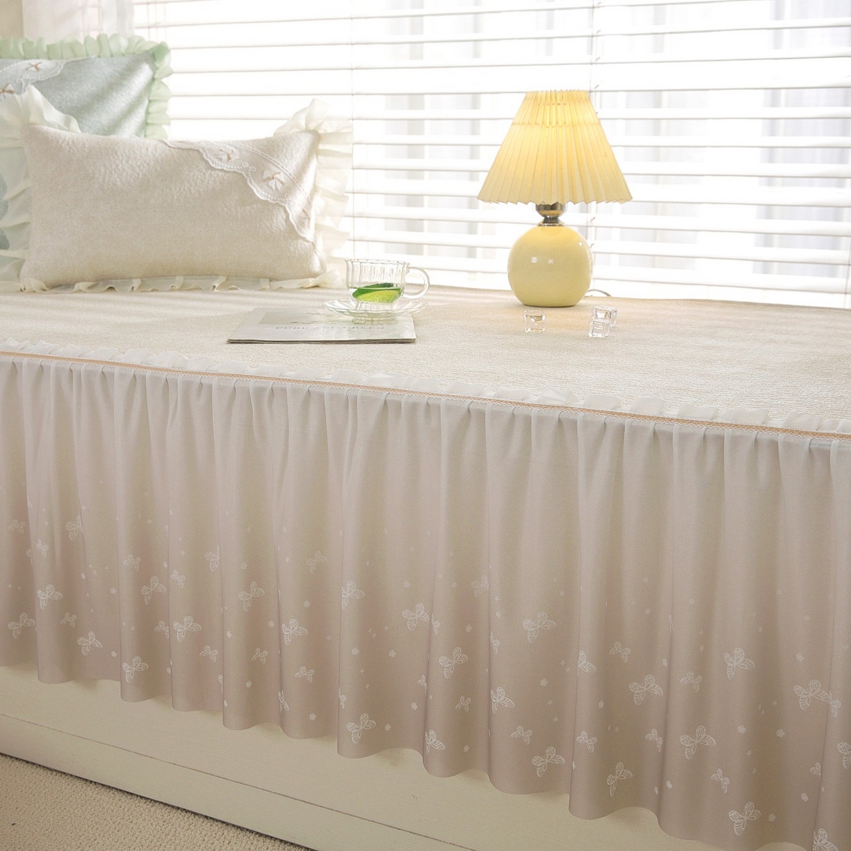 91家纺网 家纺一手货源 找家纺 共鸣沙发垫 2026新款冰豆豆素雅飘窗垫系列 素雅米黄