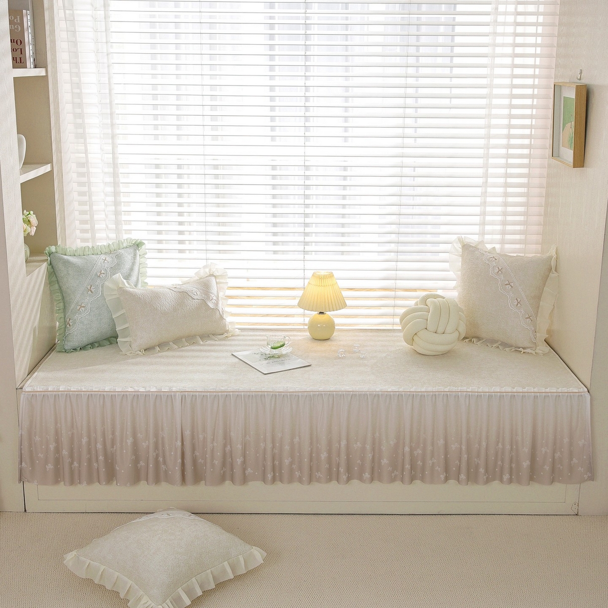 91家纺网 家纺一手货源 找家纺 共鸣沙发垫 2026新款冰豆豆素雅飘窗垫系列 素雅米黄