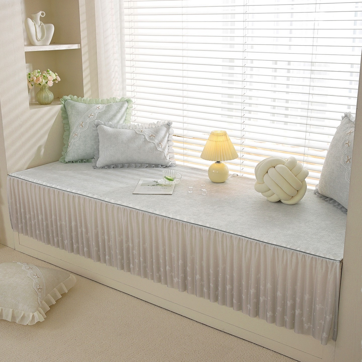 91家纺网 家纺一手货源 找家纺 共鸣沙发垫 2026新款冰豆豆素雅飘窗垫系列 素雅灰色