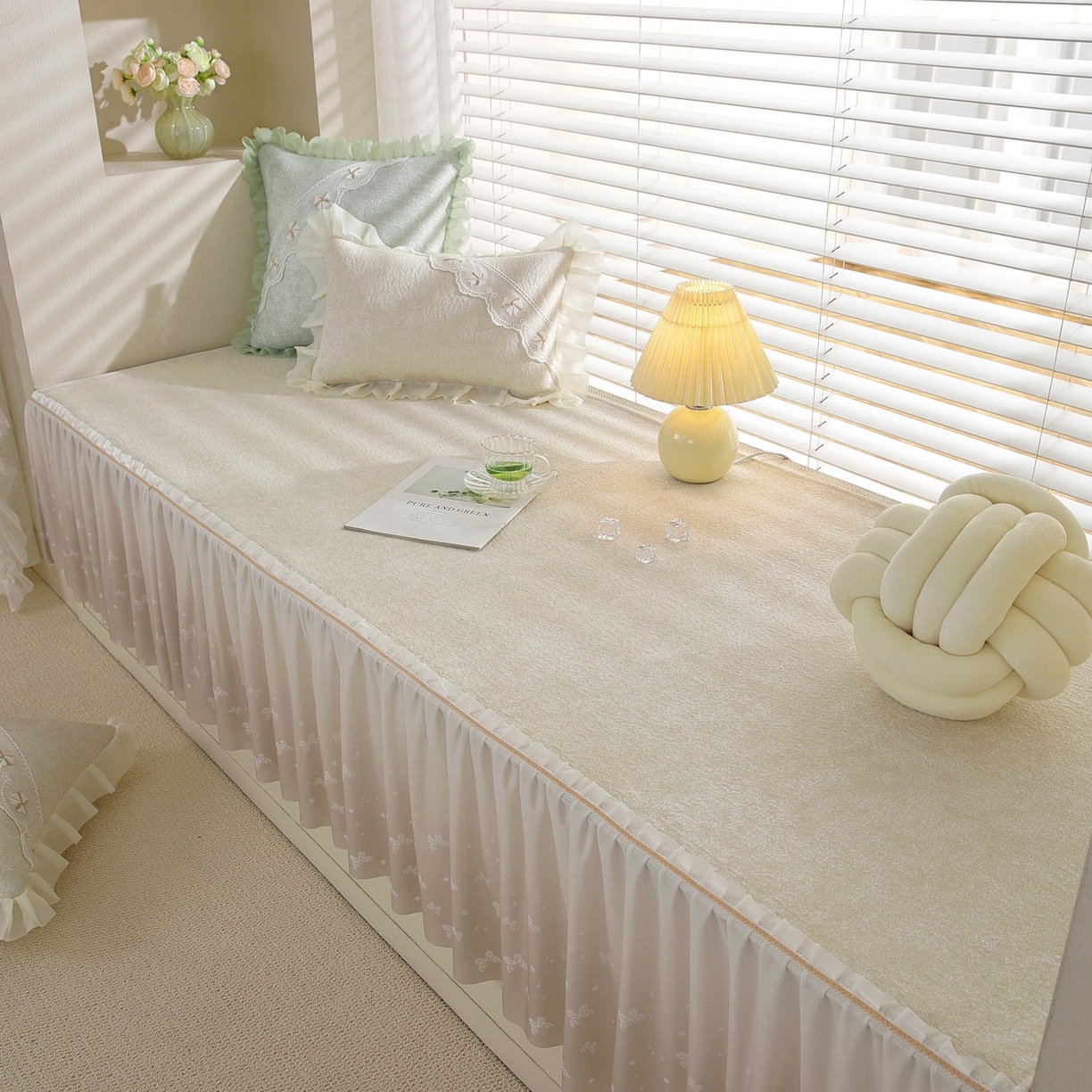 91家纺网 家纺一手货源 找家纺 共鸣沙发垫 2026新款冰豆豆素雅飘窗垫系列 素雅米黄