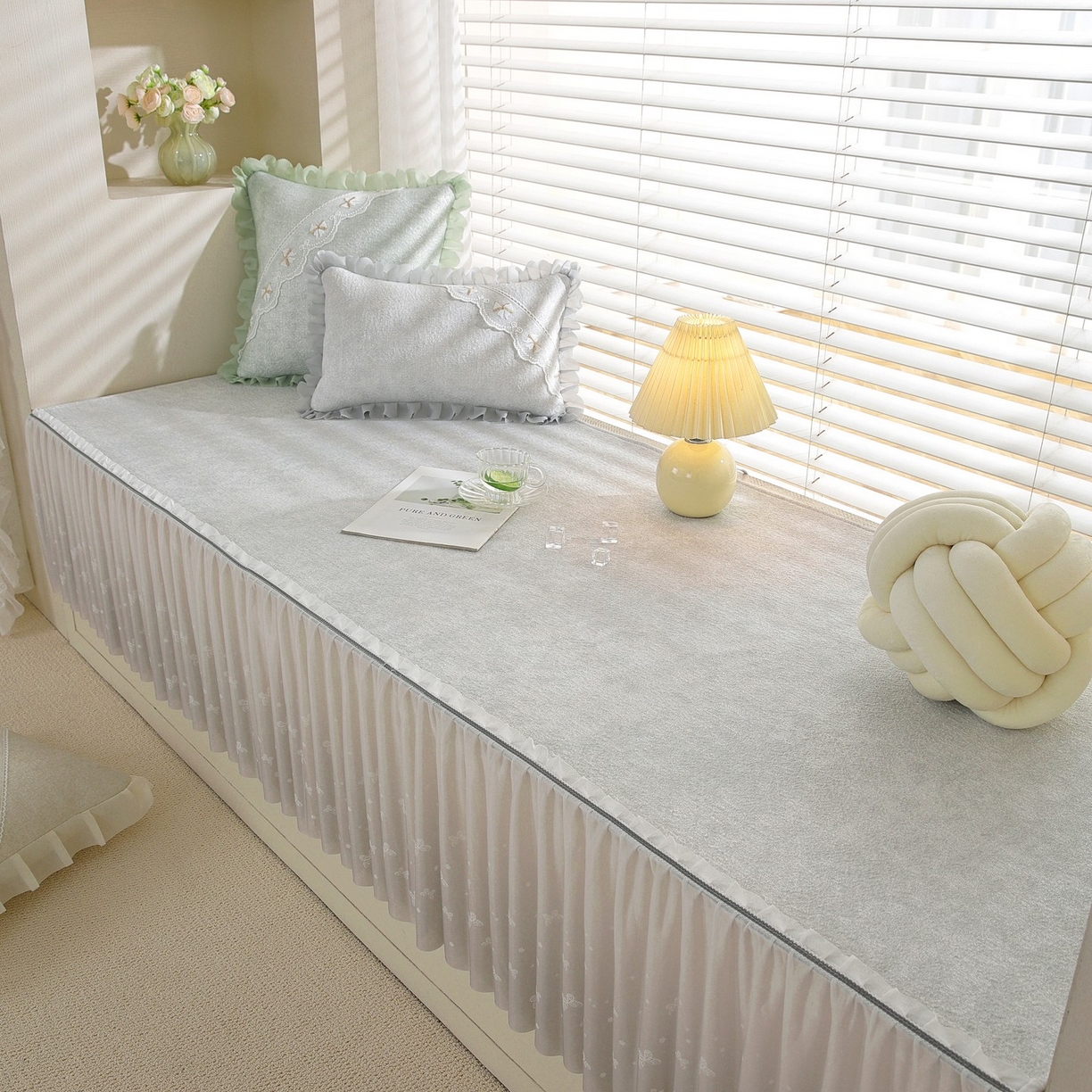 91家纺网 家纺一手货源 找家纺 共鸣沙发垫 2026新款冰豆豆素雅飘窗垫系列 素雅灰色