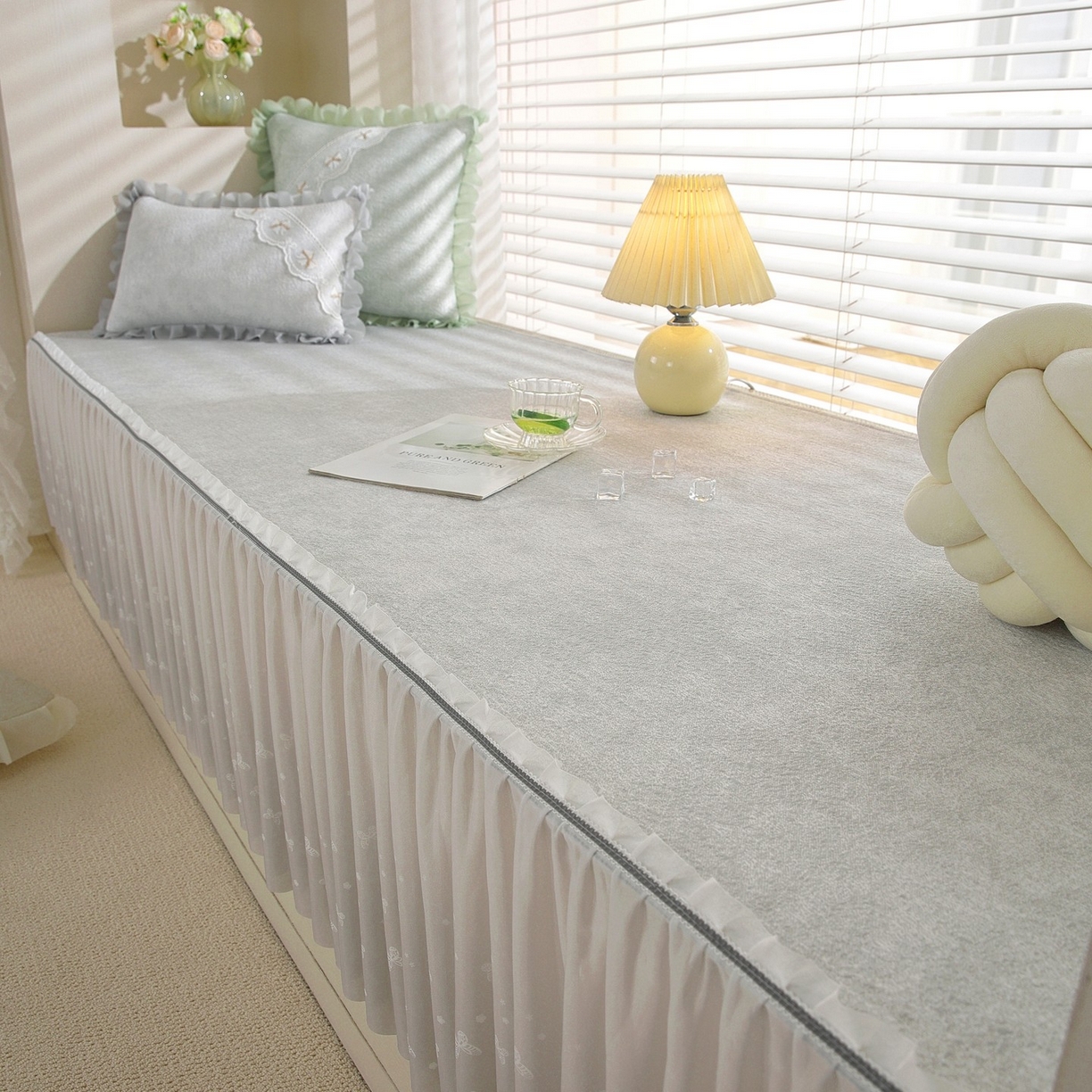 91家纺网 家纺一手货源 找家纺 共鸣沙发垫 2026新款冰豆豆素雅飘窗垫系列 素雅灰色