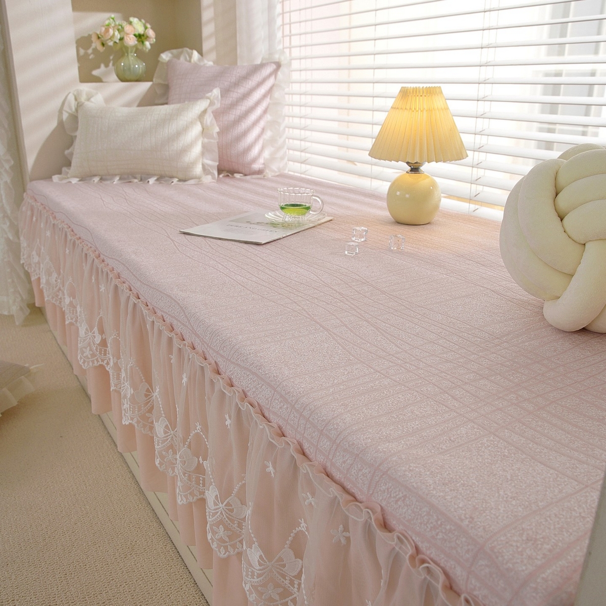 91家纺网 家纺一手货源 找家纺 共鸣沙发垫 2026新款冰豆豆条纹5厘米海绵飘窗垫系列 冰豆条纹粉色